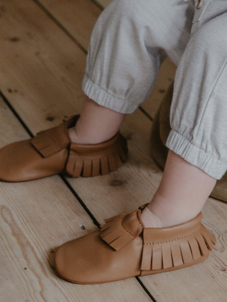 The Soft Sole Moccasin – The Simple Folk