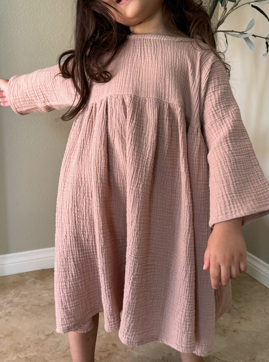 The Muslin Dress - antique rose / 8-9 years The Muslin Dress - antique rose / 8-9 years